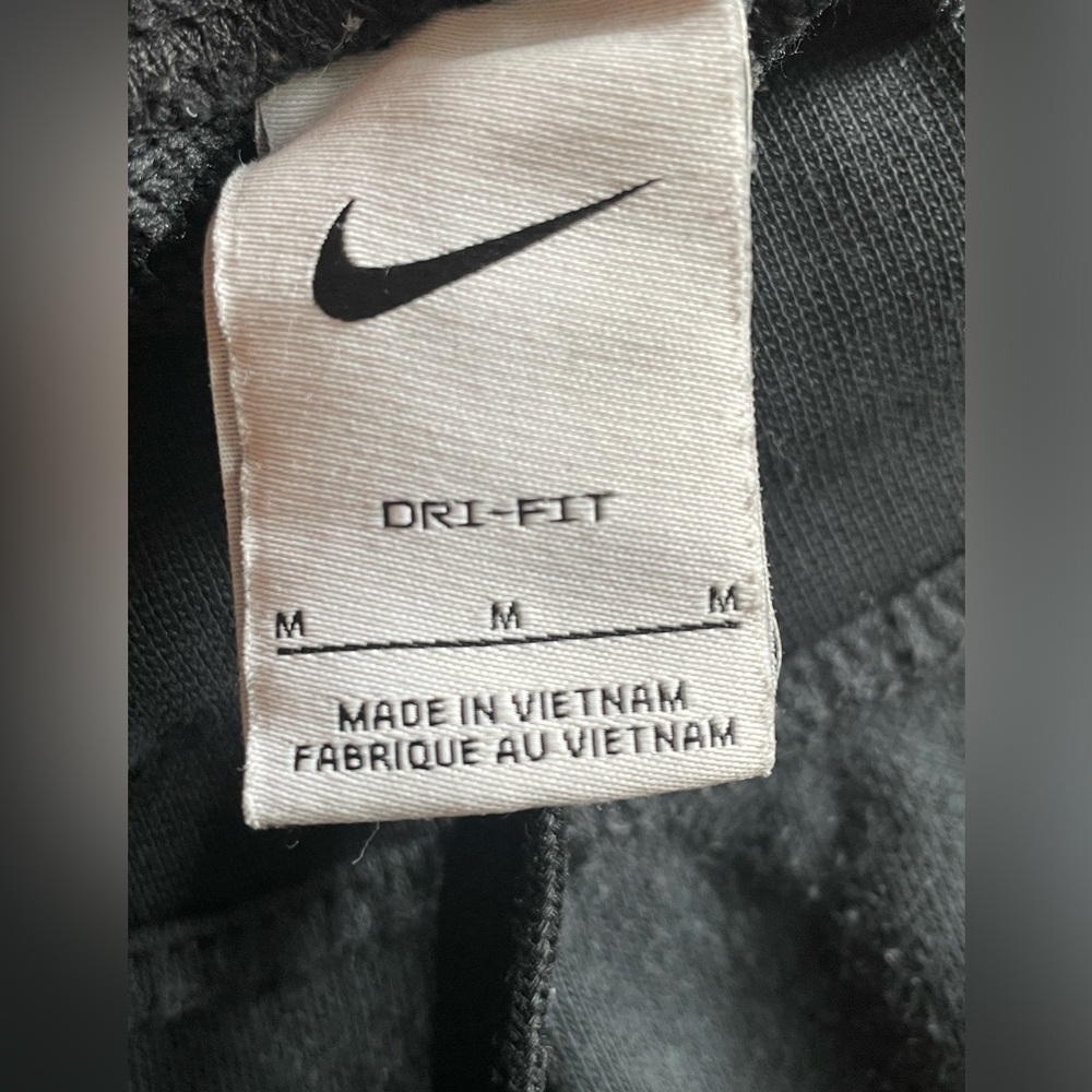 Nike Dry Fit Black Shorts Size Medium - Picture 7 of 9
